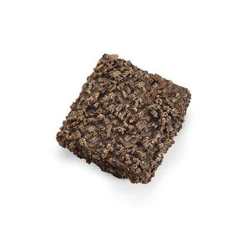 بسكويت ويفر علي شكل مربعات مغطى بالكاكاو