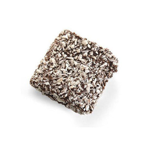 بسكويت ويفر مربعات مغطي بالكاكاو مع جوز الهند