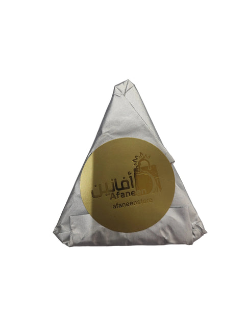 ويفر مثلث مقرمش مغطس بالشوكولاتة البلجيكية – قرمشة لا تُقاوم في كل قضمة!