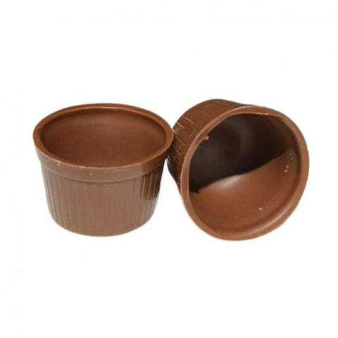 Chocolate cups a la carte with milk 