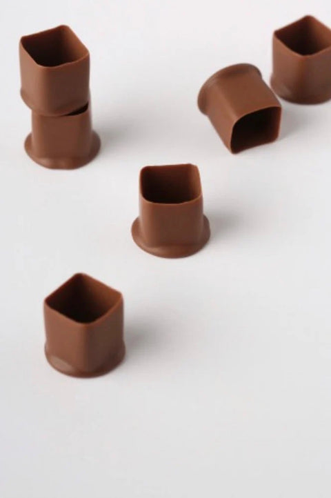 Square chocolate cups 